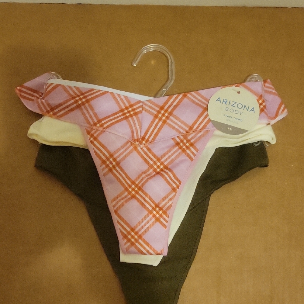 NWT: Arizona Body 3 Pack Seamlesd Thongs